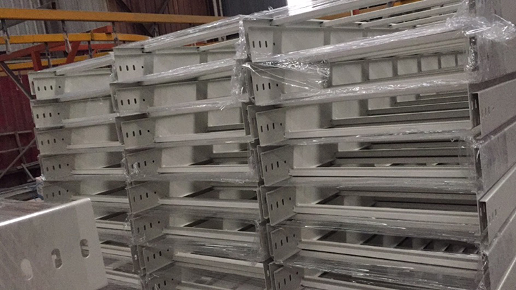 梯式電纜橋架安裝現(xiàn)場(chǎng)的防護(hù)措施