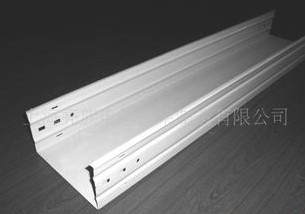 長(zhǎng)期使用熱鍍鋅線槽橋架后，需檢查它是否存在變形